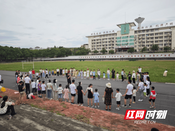 凤凰：澳门精准王中王三肖三码2021特色-泰州市姜堰区三水街道举办“书香暑假 阅读致远”大学生暑期读书会