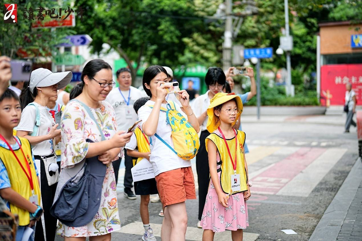 华为：管家婆一码一肖-黄江多所学校兴起“阅读热”，有学校人手一张读书卡