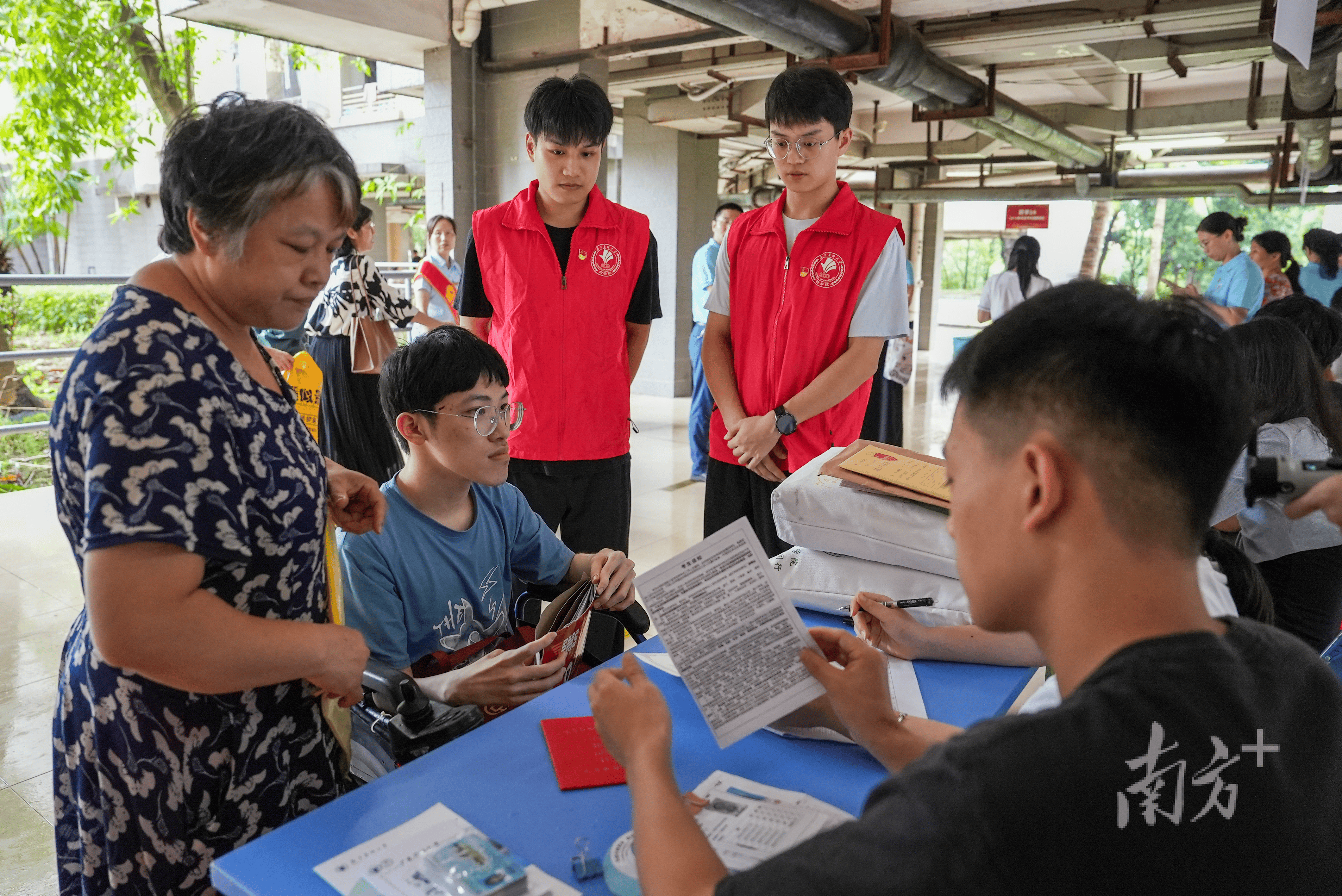 腾讯新闻：管家婆最准一肖一码-第82集团军某旅某榴炮连建立“读书朋友圈”